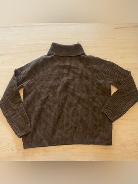 Quince Women's Brown Cashmere Turtleneck Sweater
